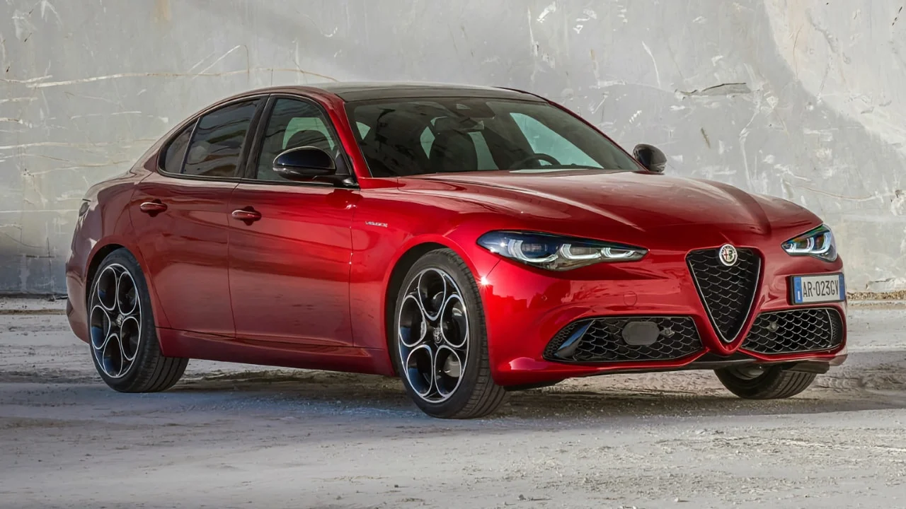 Used Alfa Romeo GIULIA - Sell your Alfa Romeo car in Switzerland | CompriamoAuto.ch