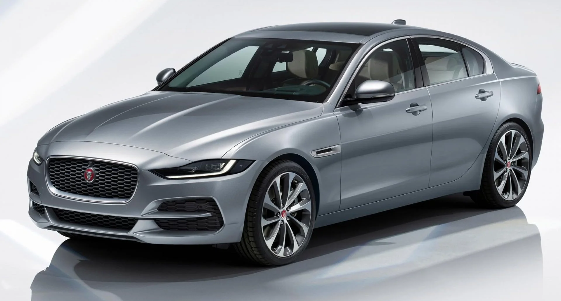 Used Jaguar XE - Sell your Jaguar car in Switzerland | CompriamoAuto.ch