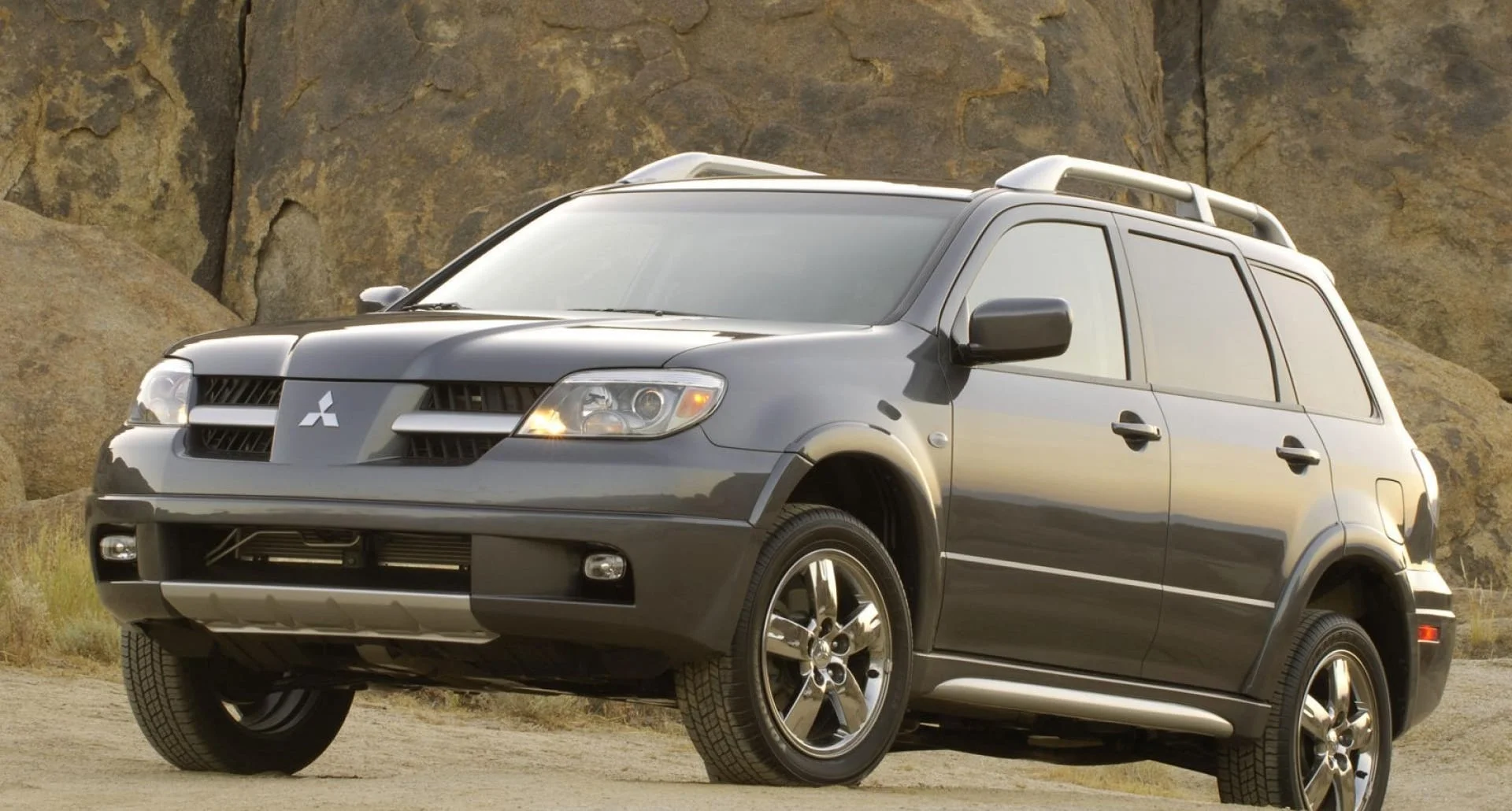 Used Mitsubishi OUTLANDER - Sell your Mitsubishi car in Switzerland | CompriamoAuto.ch
