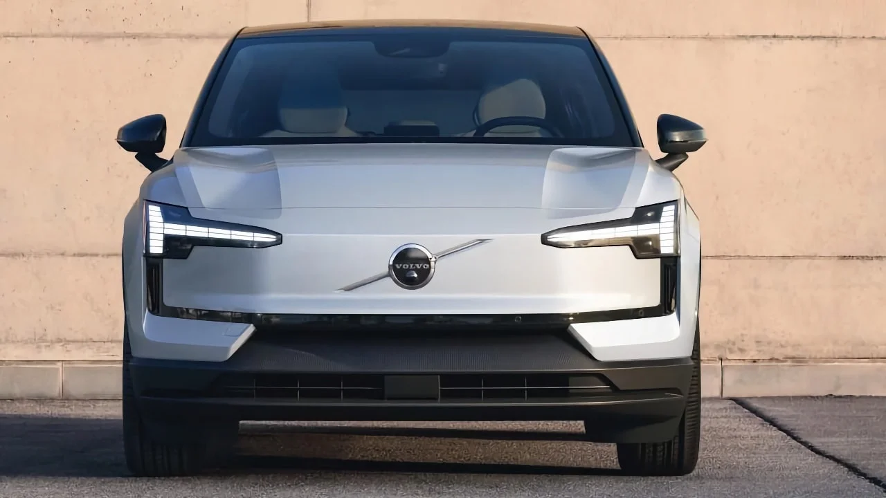 Used Volvo EX30 - Sell your Volvo car in Switzerland | CompriamoAuto.ch