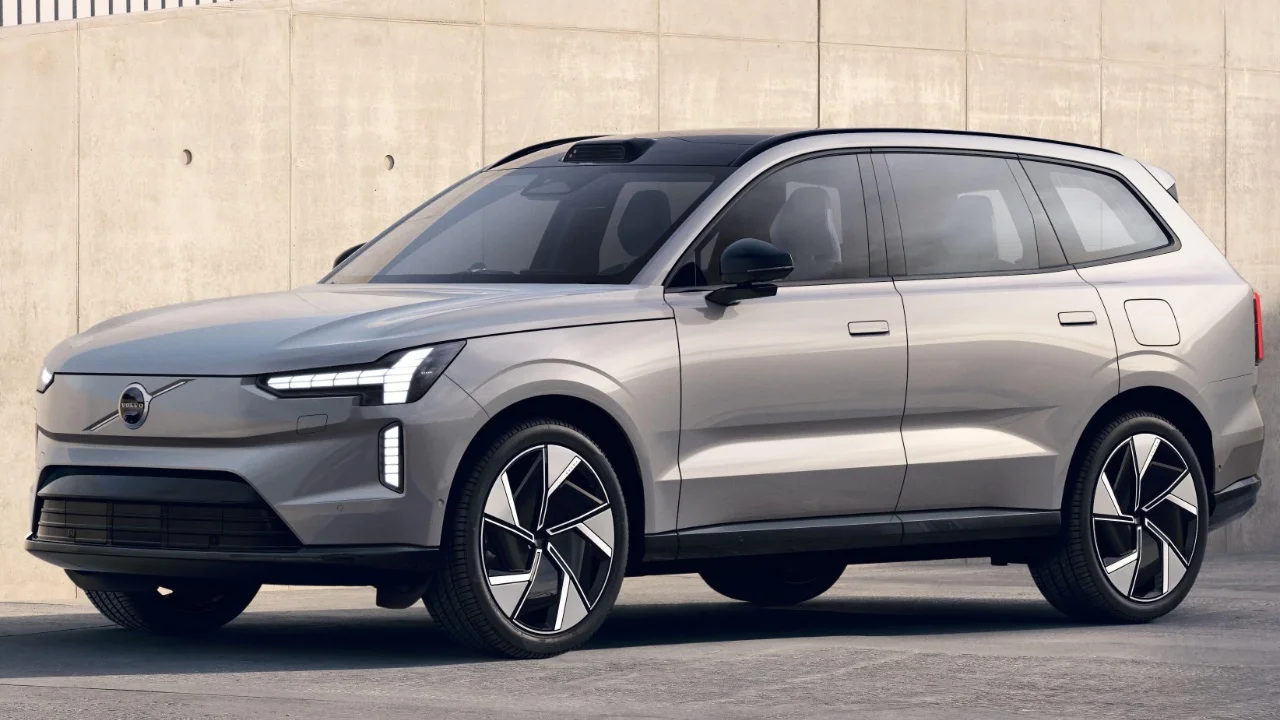 Used Volvo EX90 - Sell your Volvo car in Switzerland | CompriamoAuto.ch